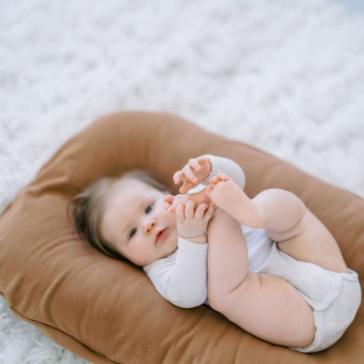 Dreamy Baby Nest - Honey Bee
