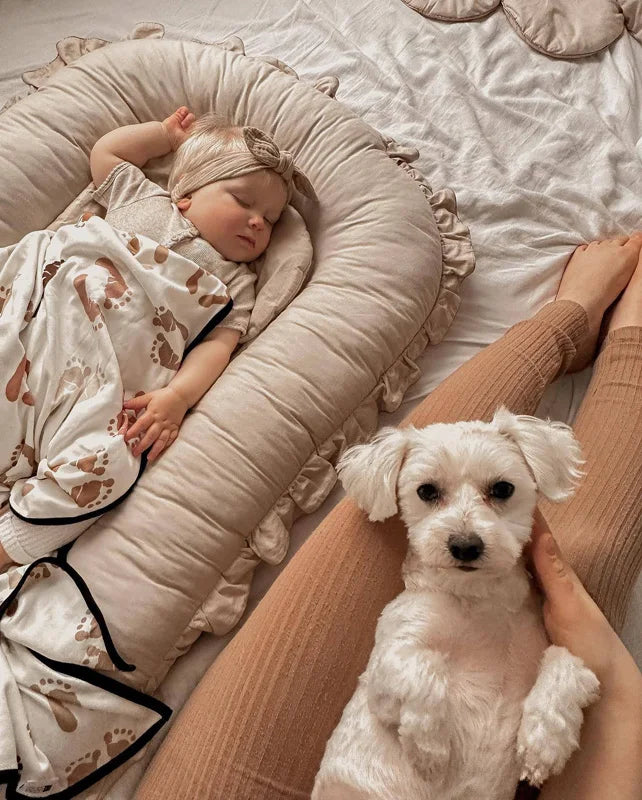 Ruffle Baby Nest