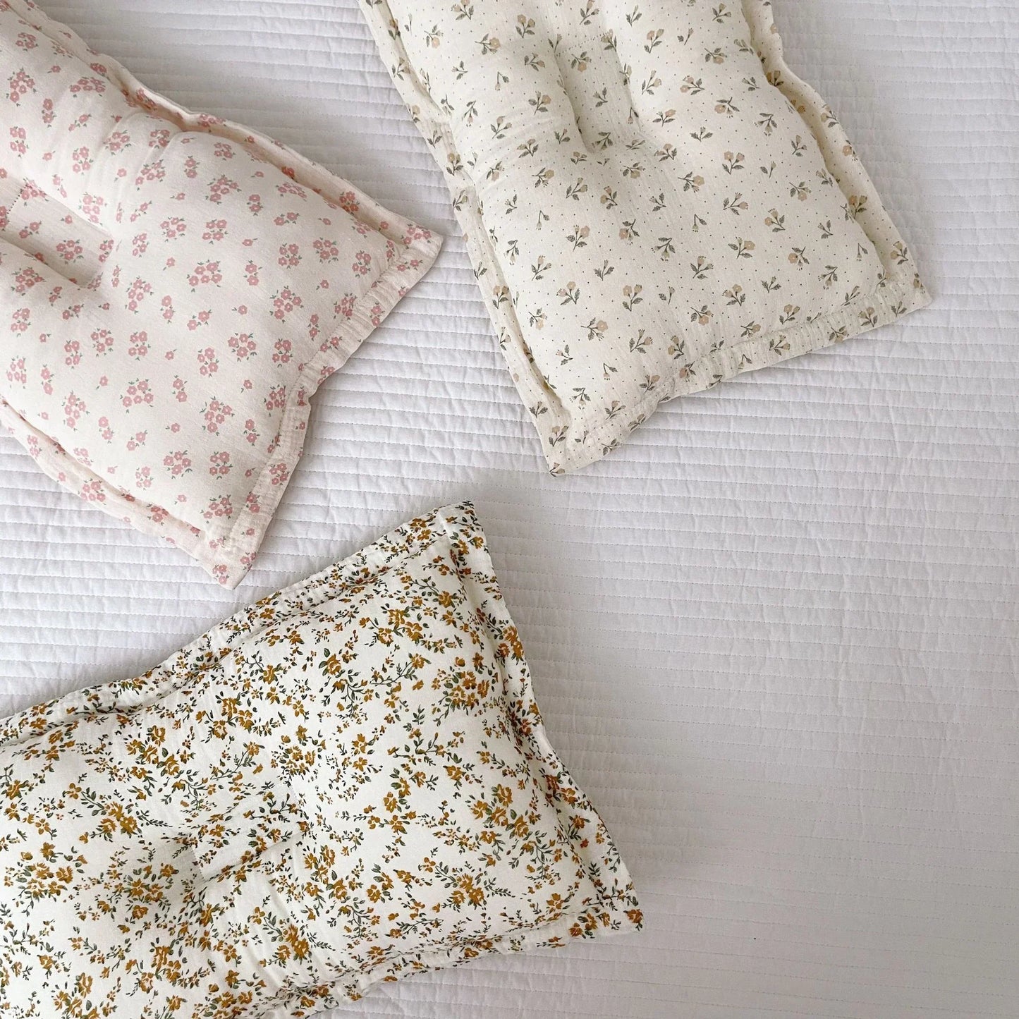Floral Muslin Pillow & Blanket Set